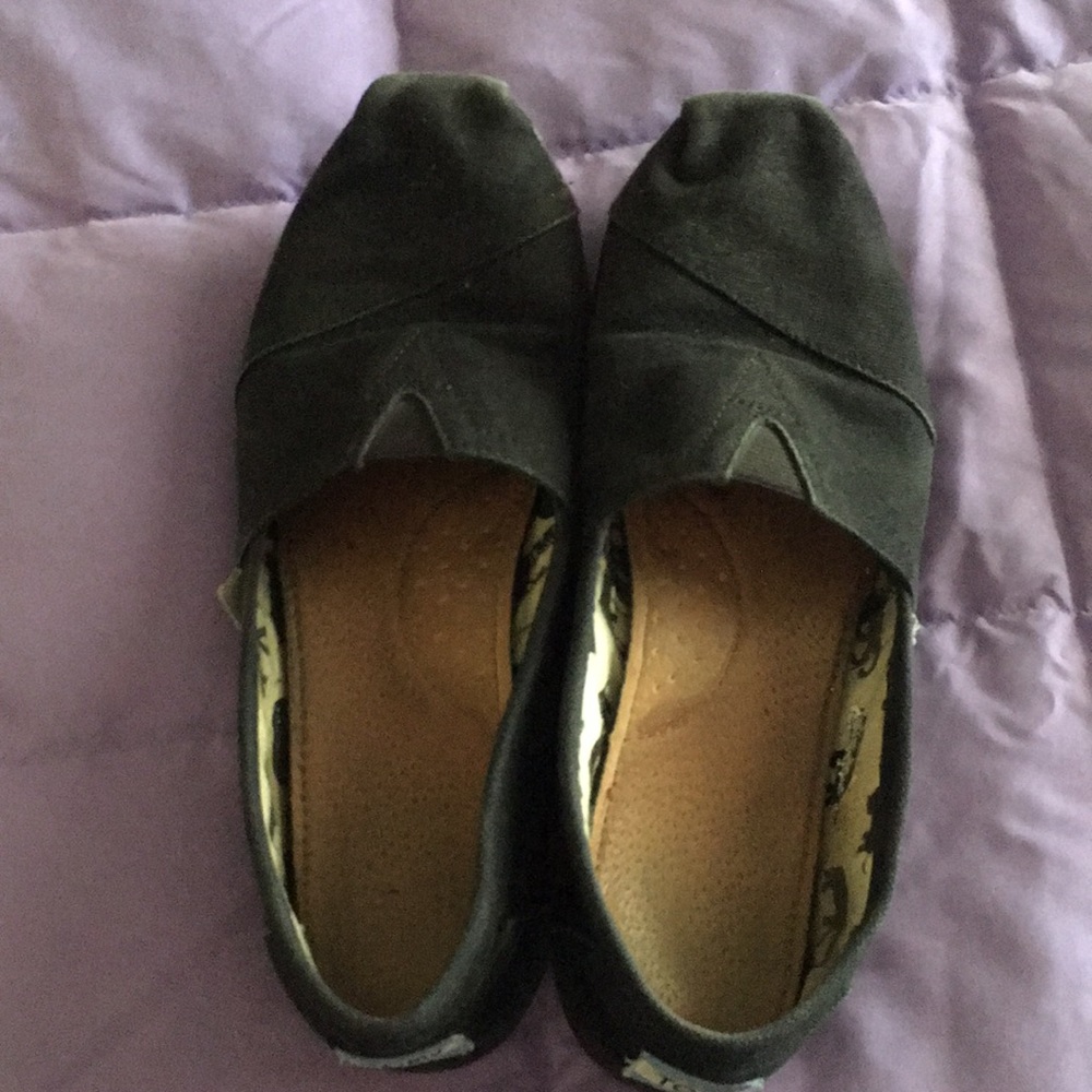 Toms